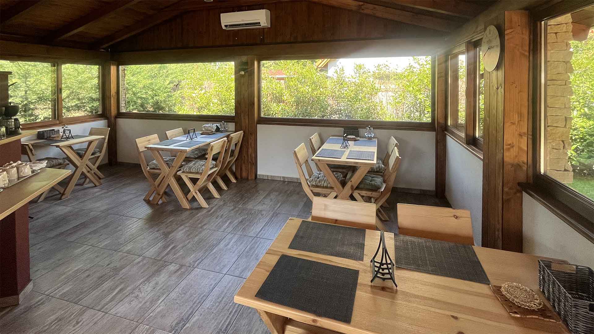 Itt lehet halászlét enni, üzleti megbeszéléseket tartani